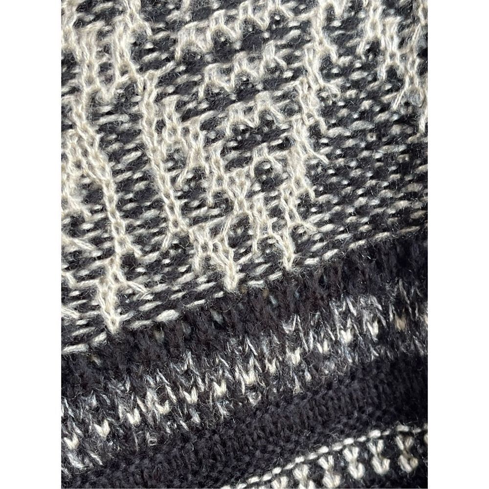 Romeo & Juliet Couture Cardigan Sweater - Picture 6 of 6